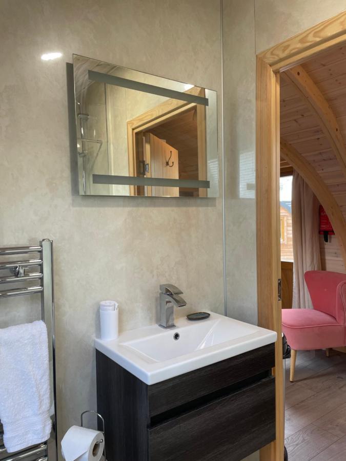 Hotel Squirrel Glamping Pod School House Farm Leighton  Exterior foto