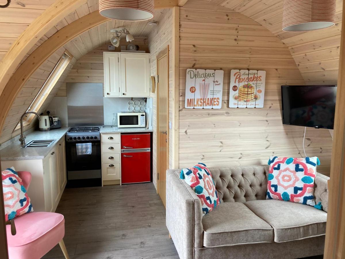 Hotel Squirrel Glamping Pod School House Farm Leighton  Exterior foto