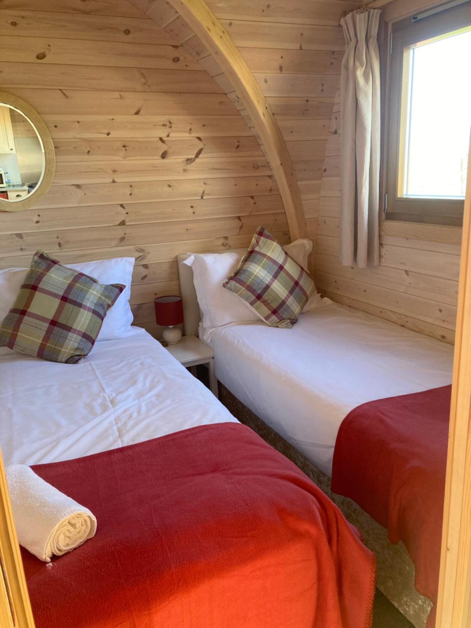 Hotel Squirrel Glamping Pod School House Farm Leighton  Exterior foto