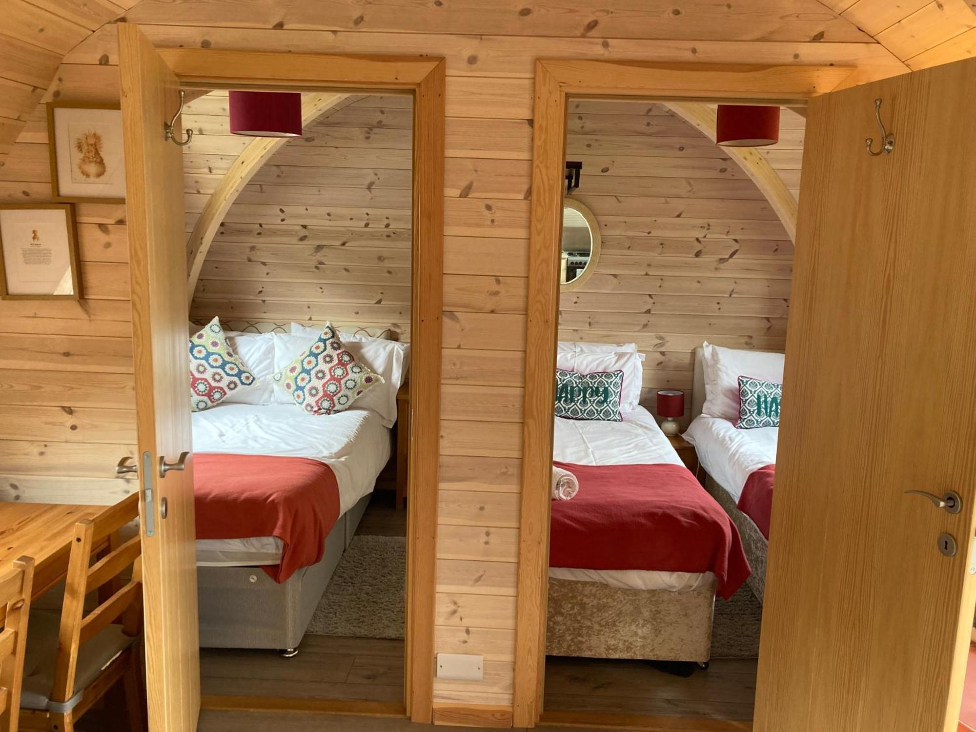 Hotel Squirrel Glamping Pod School House Farm Leighton  Exterior foto